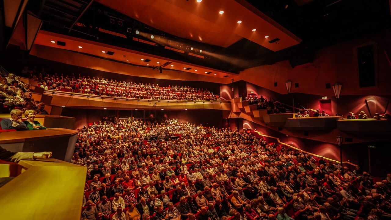 Grote zaal foto van Schouwburg Het Park