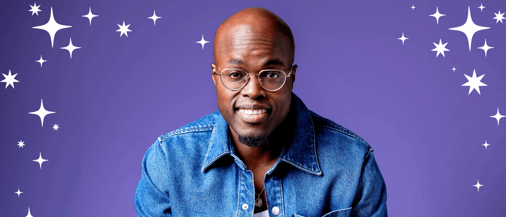 Jandino met sterretjes om hem heen