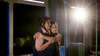 Esther Scheldwacht en Mariana Aparicio in Nachtschade — foto Andreas Terlaak