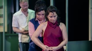 Mariana Aparicio, Esther Scheldwacht en Chiem Vreeken in Nachtschade — foto Andreas Terlaak