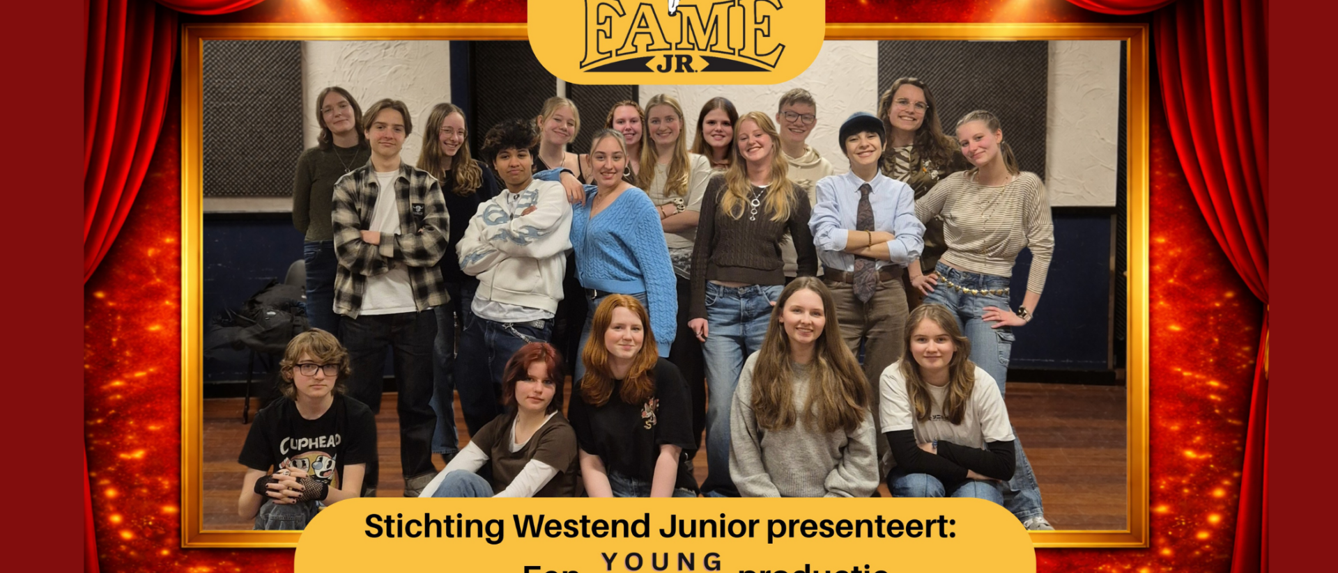 Groepsfoto cast Young Westend musical Fame Jr rehearsal